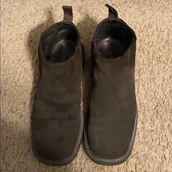Banana Republic Men’s Suede Boots